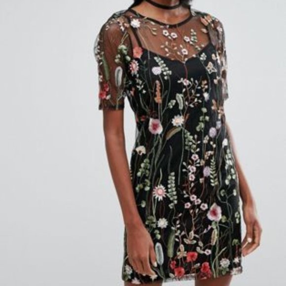 River Island Dresses & Skirts - 🌻Floral Embroidery Dress🌹